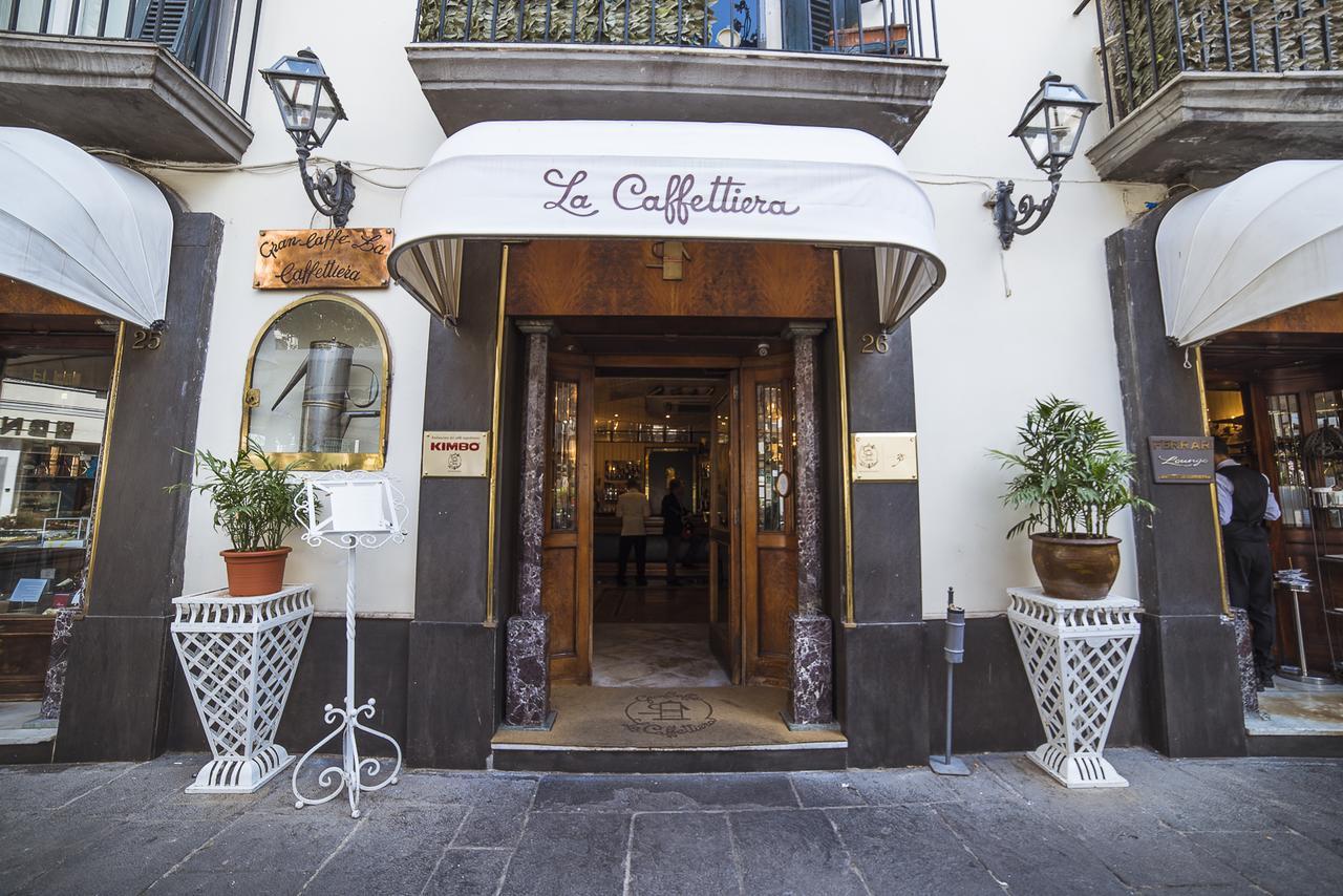Le Stanze Di Piazza Dei Martiri Napoli