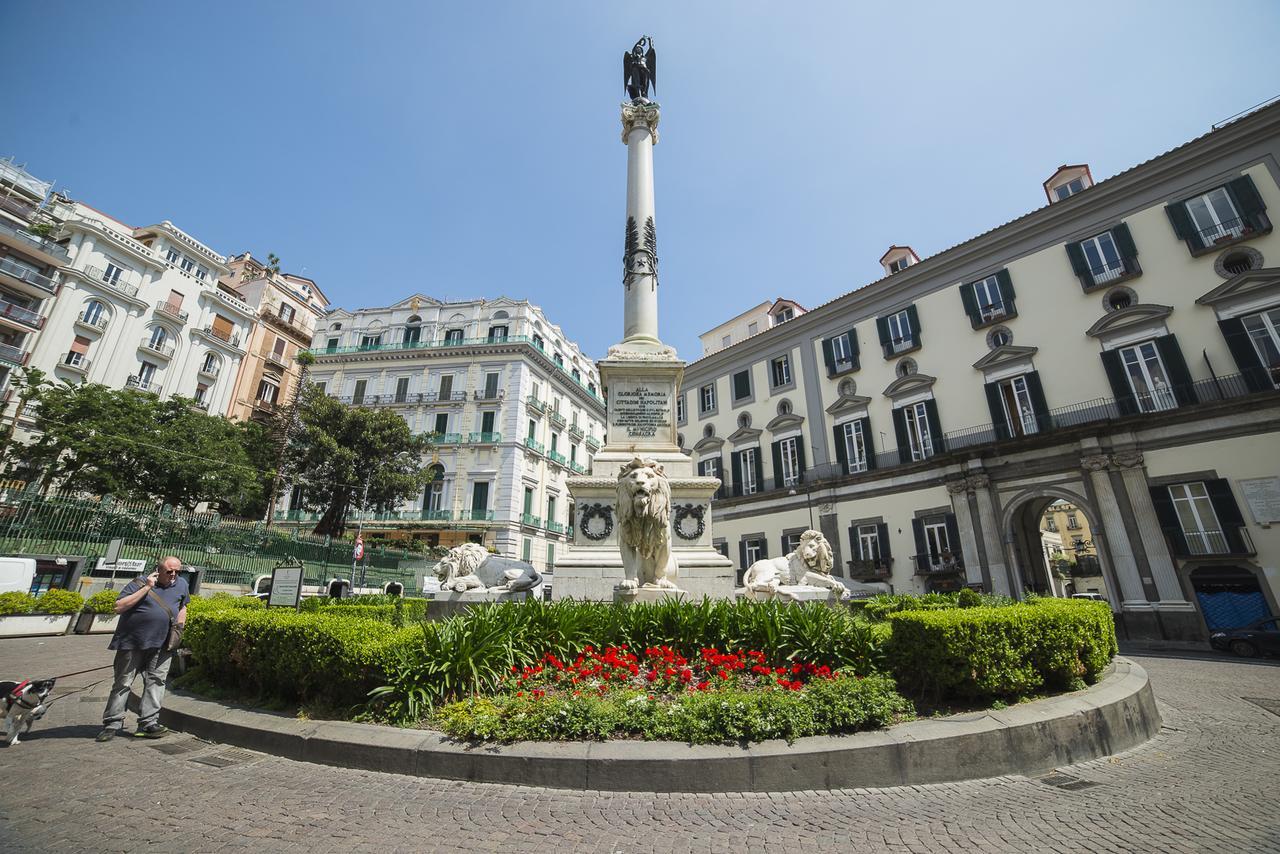 Le Stanze Di Piazza Dei Martiri Napoli